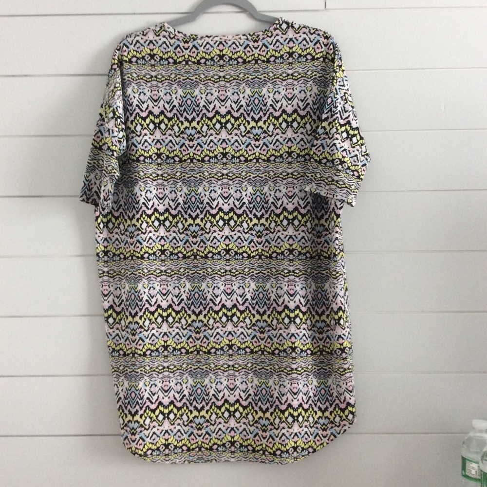 Lularoe top - Picture 2 of 4